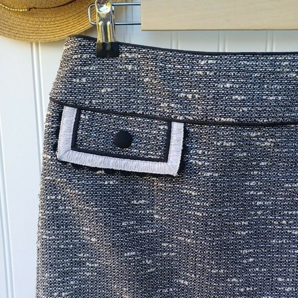 Nanette Lepore Pencil Skirt Size 6 Black White Tweed Kick Pleats Retro Wiggle - Picture 2 of 10